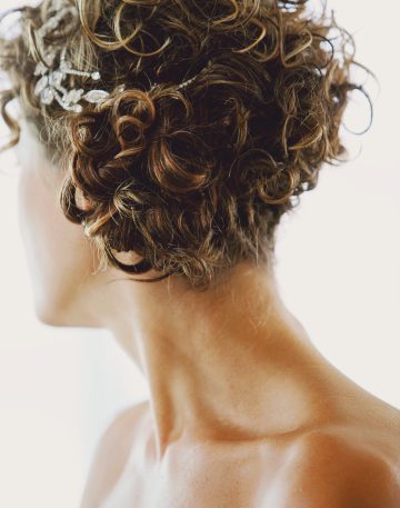 beautiful-woman-s-hairstyle-seen-from-the-back-2023-11-27-05-22-13-utc